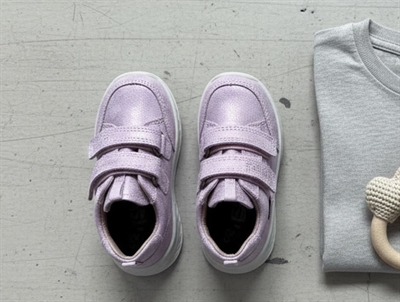 Superfit Breeze sneaker i lys lilla nuance med glimmerlook og velcroremme