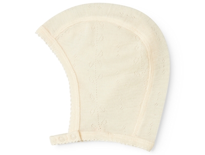 MarMar Copenhagen baby hjelm i natural uld pointelle set fra siden