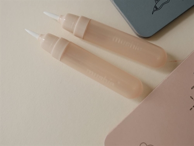 Mushie genanvendelig vandmalebog fairies i brug