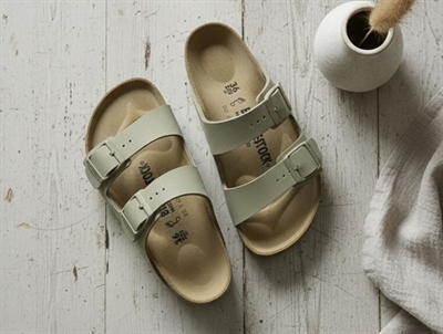 Birkenstock faded khaki sandal Arizona (medium-bred)