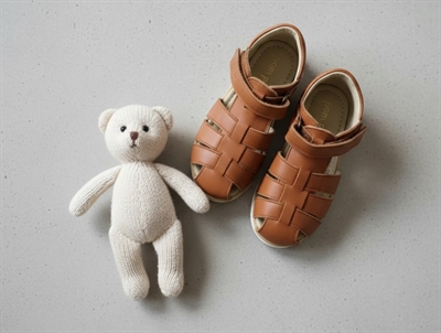 Pom Pom sandal camel med velcro