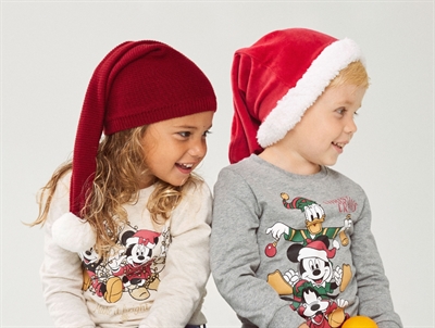 Børn iført Name It nissehue i jester red