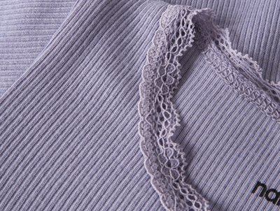 Name It body heirloom lilac med blondekant