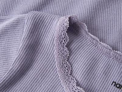 Name It bluse heirloom lilac med blondekant