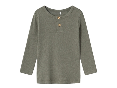 name it ribbluse dusty olive melange med knapper detalje