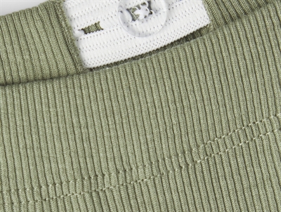 Lil Atelier bukser oil green