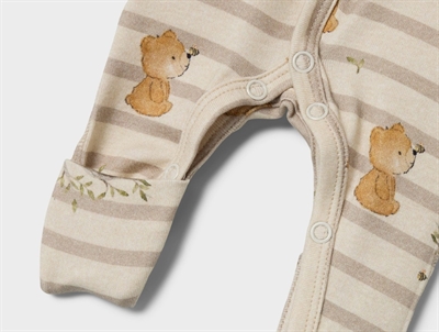 heldragt i peyote melange fra Name It med bjørneprint og striber