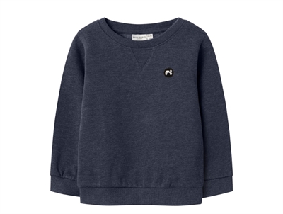 name it sweatshirt dark sapphire med badge forfra