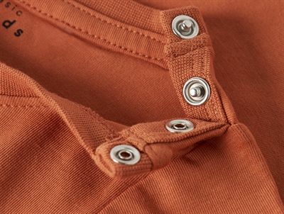 name it baby body i rustfarvet autumn leaf med planetprint