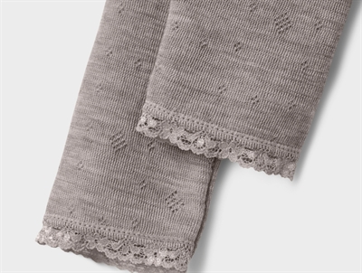 Name It leggings i grå nuance satellite i merinould med blondekant og hulmønster detalje