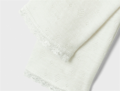 Name It leggings i snow white merinould med hulmønster detalje af blondekant