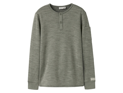 Name It Kids bluse i merinould dried sage støvet grøn forside