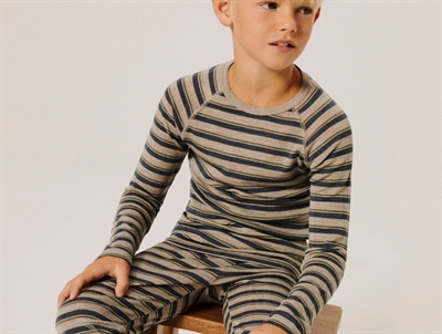 Dreng iført Name It merinould t-shirt med striber