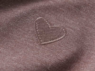 name it mini sweatshirt i brun peppercorn med hjertebroderi