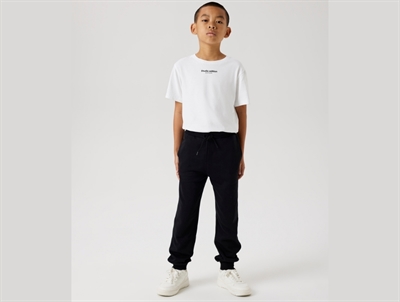 Barn iklædt Name It sweatpants i sort