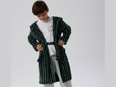 Barn iført Name It badekåbe Bistro Green i blød velour