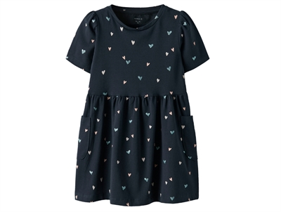 Name It kjole i dark sapphire med hjerteprint og lommer