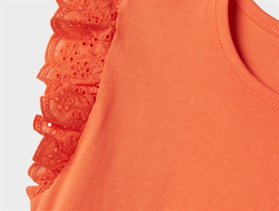 Detalje af Name It top fresh salmon med broderede flæser