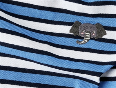 Detalje af Name It T-shirt marina med striber og elefantbroderi