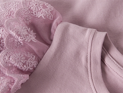 Name It bluse dawn pink med blondeflæser