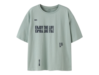 Name It t-shirt i grøn nuance med tekstprint