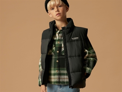 Name It sort vest med refleksdetalje på barn