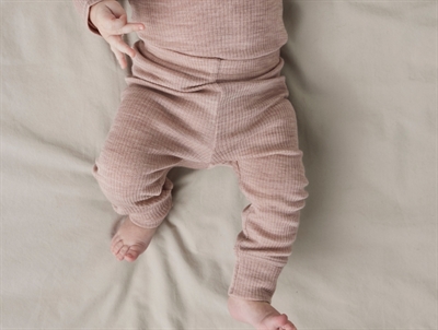 Name It leggings i shadow gray merinould med ribmønster på baby