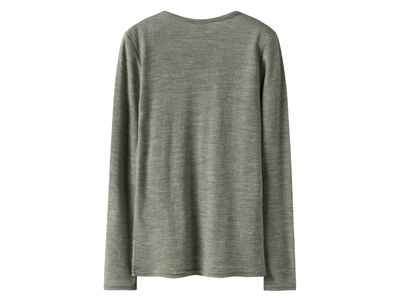 Name It t-shirt dried sage i merinould med rib mønster set bagfra