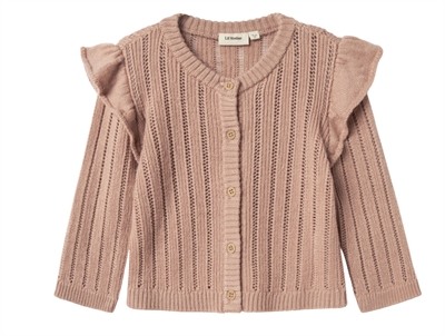 Lil\' Atelier strikcardigan i rosabrun nuance med flæsedetaljer set forfra