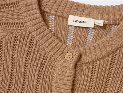 Lil\' Atelier strikcardigan i brun nuance med knaplukning