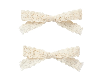 Lil' Atelier hårspænder i råhvid blonde 2-pak i håret