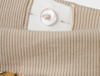 Name It sweatpants i råhvid nuance med hundeprint