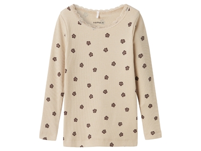 name it bluse i beige nuance med blomsterprint