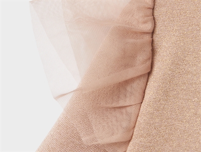 Name It kjole i lyserød nuance med glimmer og tylvolant på skuldrene