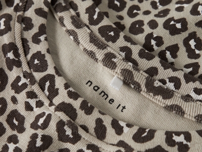 name it bluse i beige nuance med leopardprint