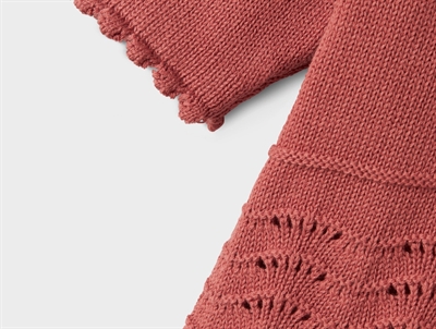 Lil\' Atelier strikbluse i rosa nuance med bølgekant