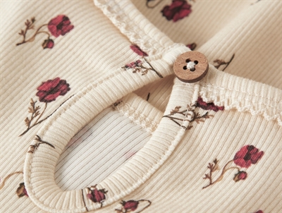Lil\' Atelier kjole i råhvid nuance med rødt blomsterprint og flæser
