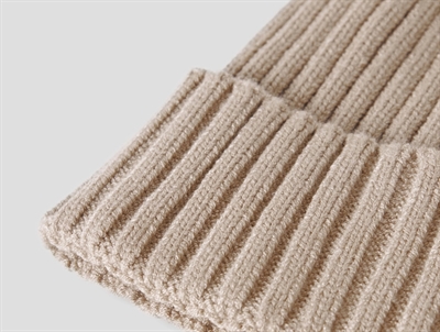 Name It hue detalje af ribstrik i beige nuance