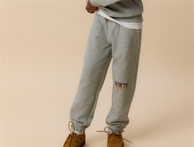 Name It sweatpants gråmeleret med tekstprint