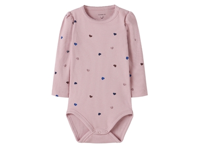 Name It Baby body i burnished lilac med hjerteprint og pufærmer
