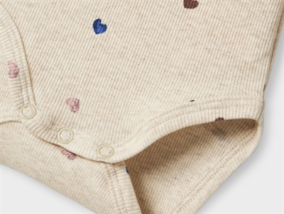 Name It Baby body i peyote melange med hjerteprint og pufærmer