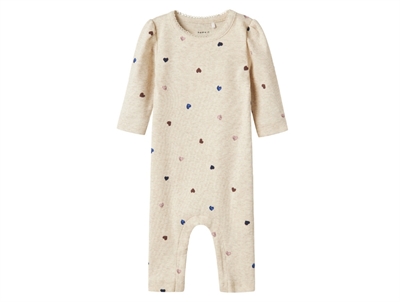 Name It jumpsuit i beige nuance med små hjerter