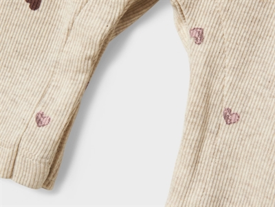 Name It jumpsuit i beige nuance med små hjerter