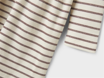 name it kjole i råhvid nuance med brune striber og blondekant