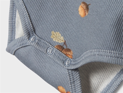 Name It body i blå nuance med agernprint