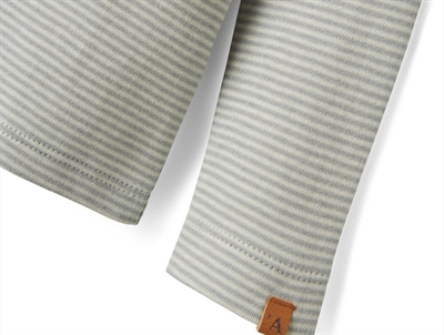 Lil\' Atelier MINI top i lysegrøn nuance med striber og træknapper