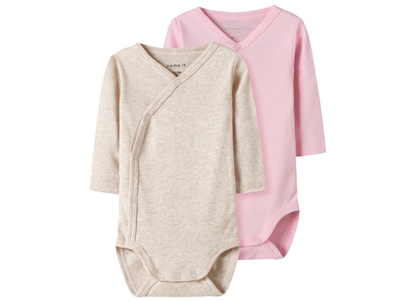 Name It body 2-pak i farverne parfait pink og peyote melange med wraplukning