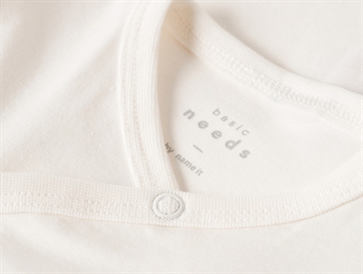 Name It BABY body cloud dancer med slå-om lukning  