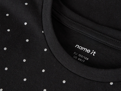 Name It t-shirt black med glitterprikker