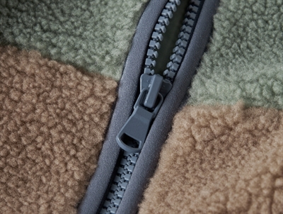 Name It teddyjakke med lynlås og kontrastdetaljer